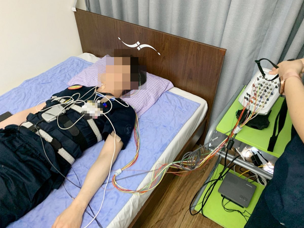 수면다원검사 중인 환자. 사진제공ㅣ온종합병원