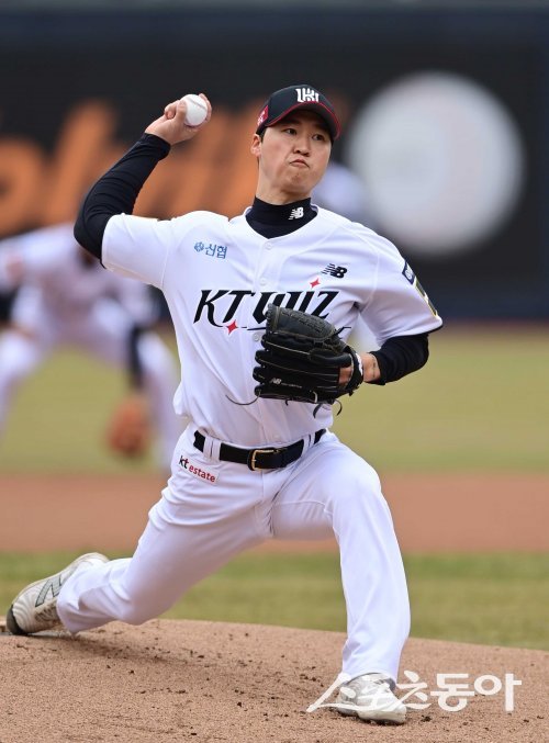 KT 엄상백. 스포츠동아DB