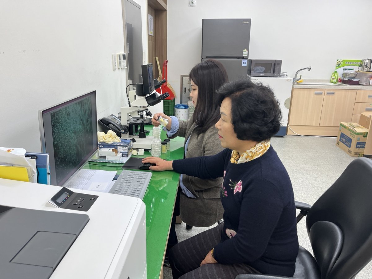 고흥군이 오는 6월까지 키위 생산 농가의 안정적인 결실과 고품질 과수 생산을 위해 ‘키위 꽃가루은행’을 운영한다. 사진제공 | 고흥군