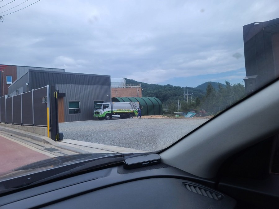 시흥시 월곶동 367-1번지 재활용 수집·운반차량. 사진ㅣ장관섭 기자