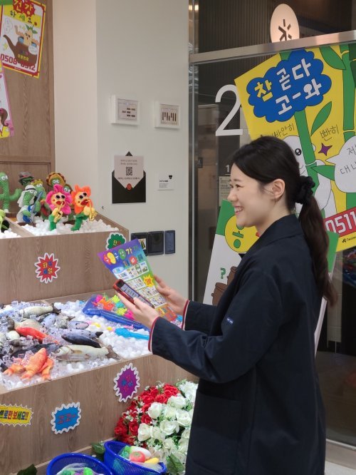 문화관광축제 팝업 ‘구석구석가게’ 를 즐기는 참가자