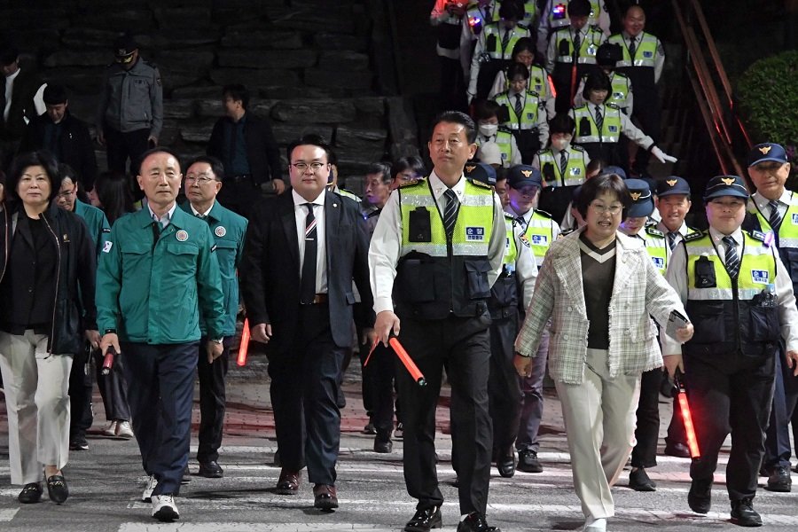 지난 18일 신천권 방범 취약지역에서 합동 방범 순찰을 실시했다. 사진제공ㅣ시흥시청