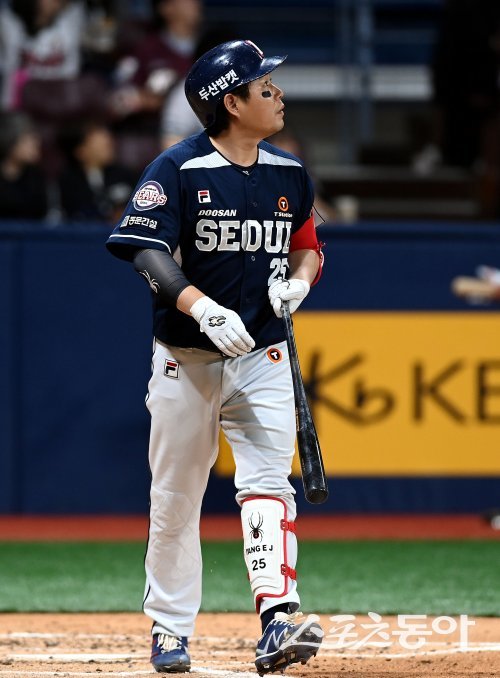 7일 서울 고척스카이돔에서 ‘2024 신한 SOL 뱅크 KBO리그’ 키움 히어로즈와 두산 베어스의 경기가 열렸다. 3회초 1사에서 두산 양의지가 연타석 홈런을 쏘아 올리고 있다. 고척 | 김민성 기자 marineboy@donga.com