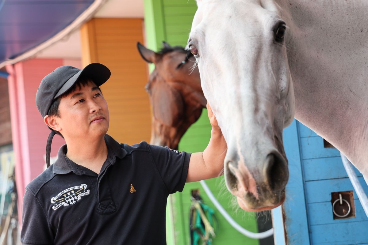 심승태 조교사                               사진｜한국마사회