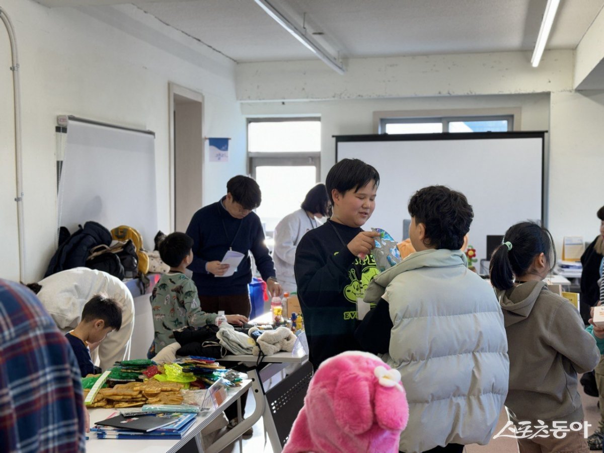 부산 영도구 어린이 문화예술교육 공간에서 2024 보물섬 영도 어린이 마켓이 진행되고 있는 모습. (사진제공=부산 영도구)