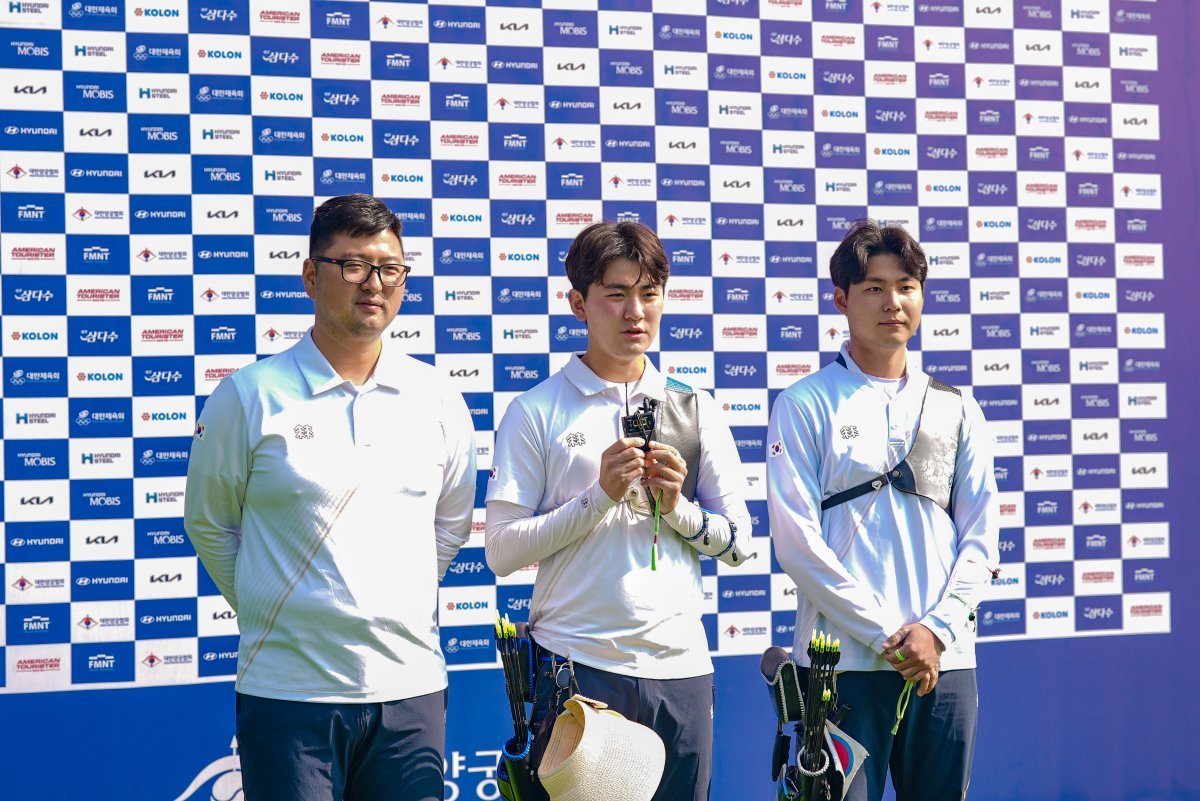 남자양궁대표팀 김우진, 김제덕, 이우석(왼쪽부터). 사진제공 ｜대한양궁협회