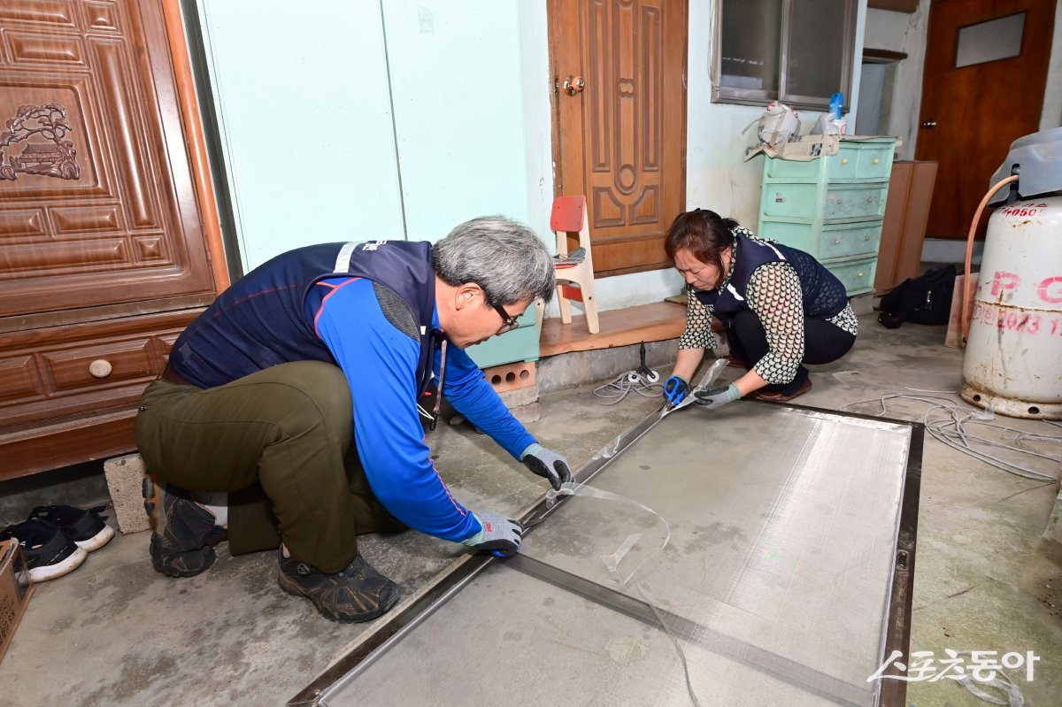 청송군 ‘8282민원처리TF팀’의 활동 모습./사진=청송군