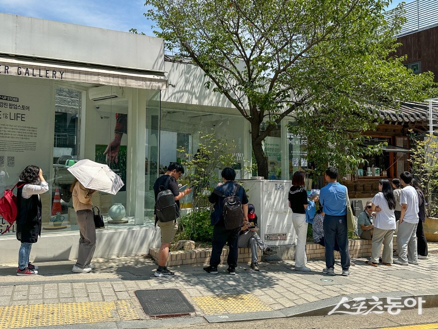 초록믿음 강진 팝업스토어를 방문해 대기하고 있는 사람들. 사진제공=강진군