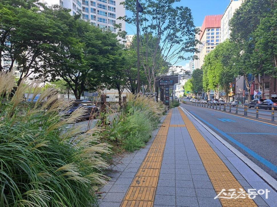 부산시상수도사업본부 BRT 정류소 정원형 도시숲 모습. (사진제공=부산시)