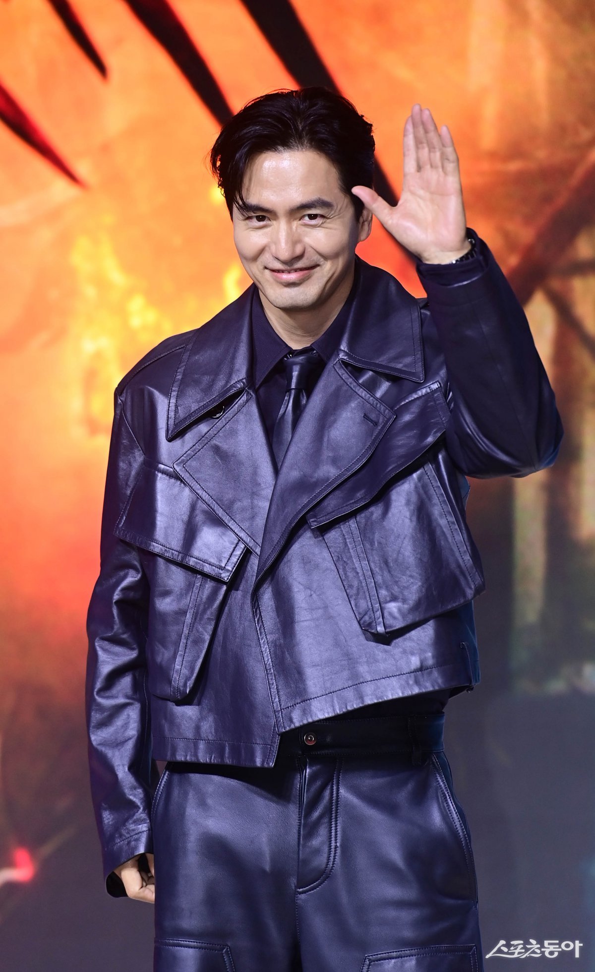 배우 이진욱이 17일 서울 종로구 JW메리어트동대문스퀘어서울에서 열린 넷플릭스 웹드라마 ‘스위트홈’ 시즌3 제작발표회에서 포즈를 취하고 있다. 주현희 기자 teth1147@donga.com