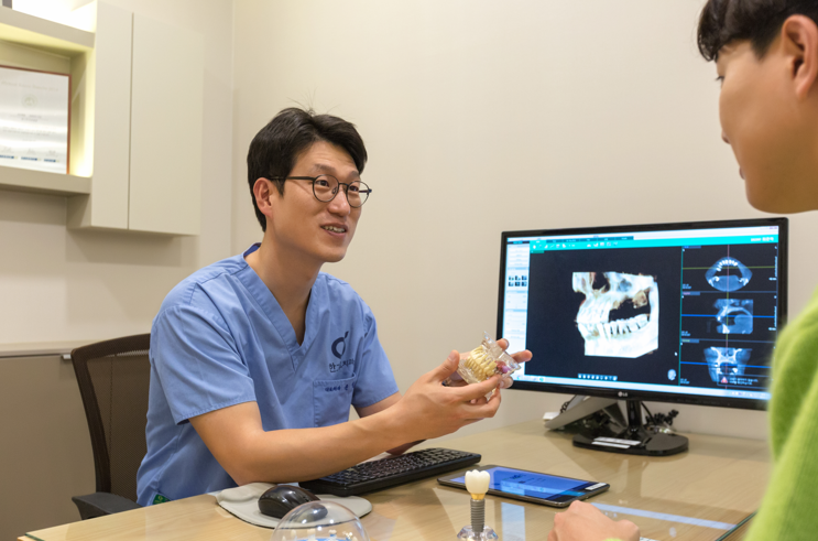 한그루치과병원 윤범희 대표원장