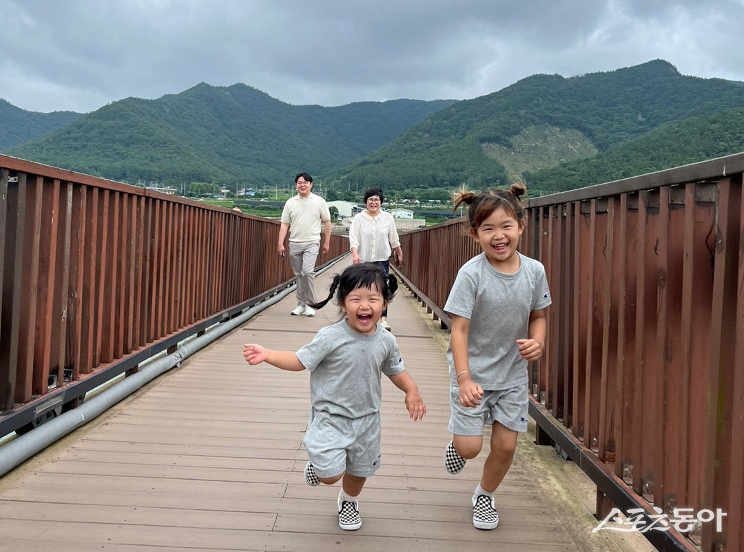 강진군을 찾은 가족 관광객. 사진제공=강진군