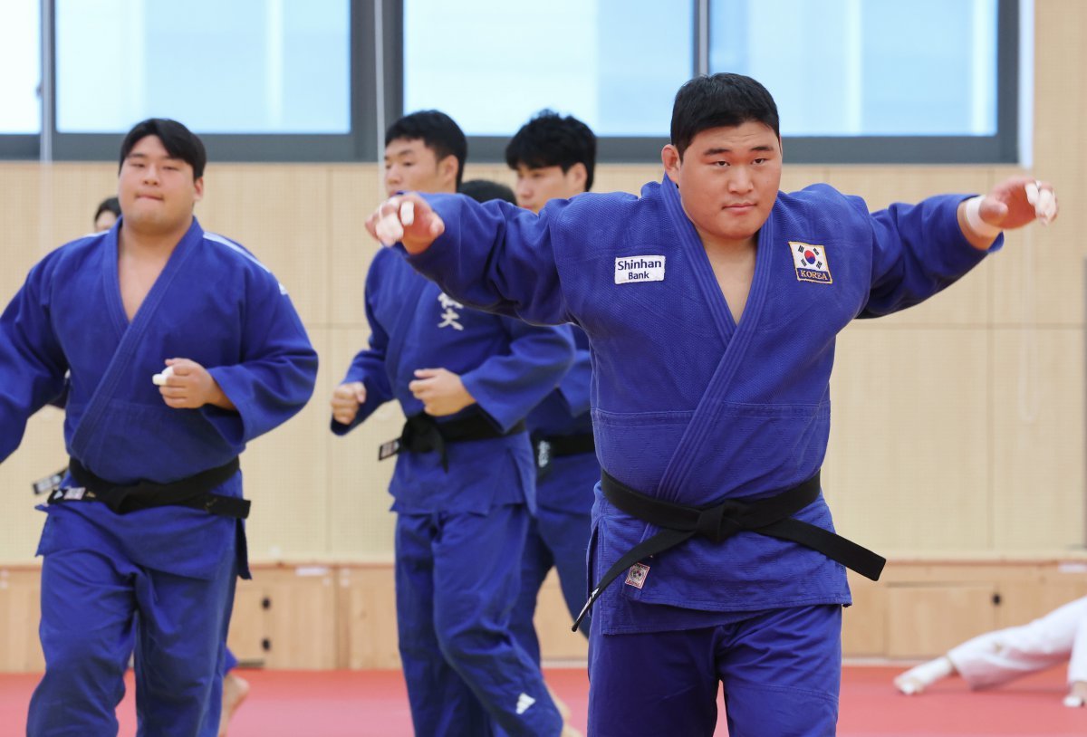 김민종(오른쪽). 뉴시스