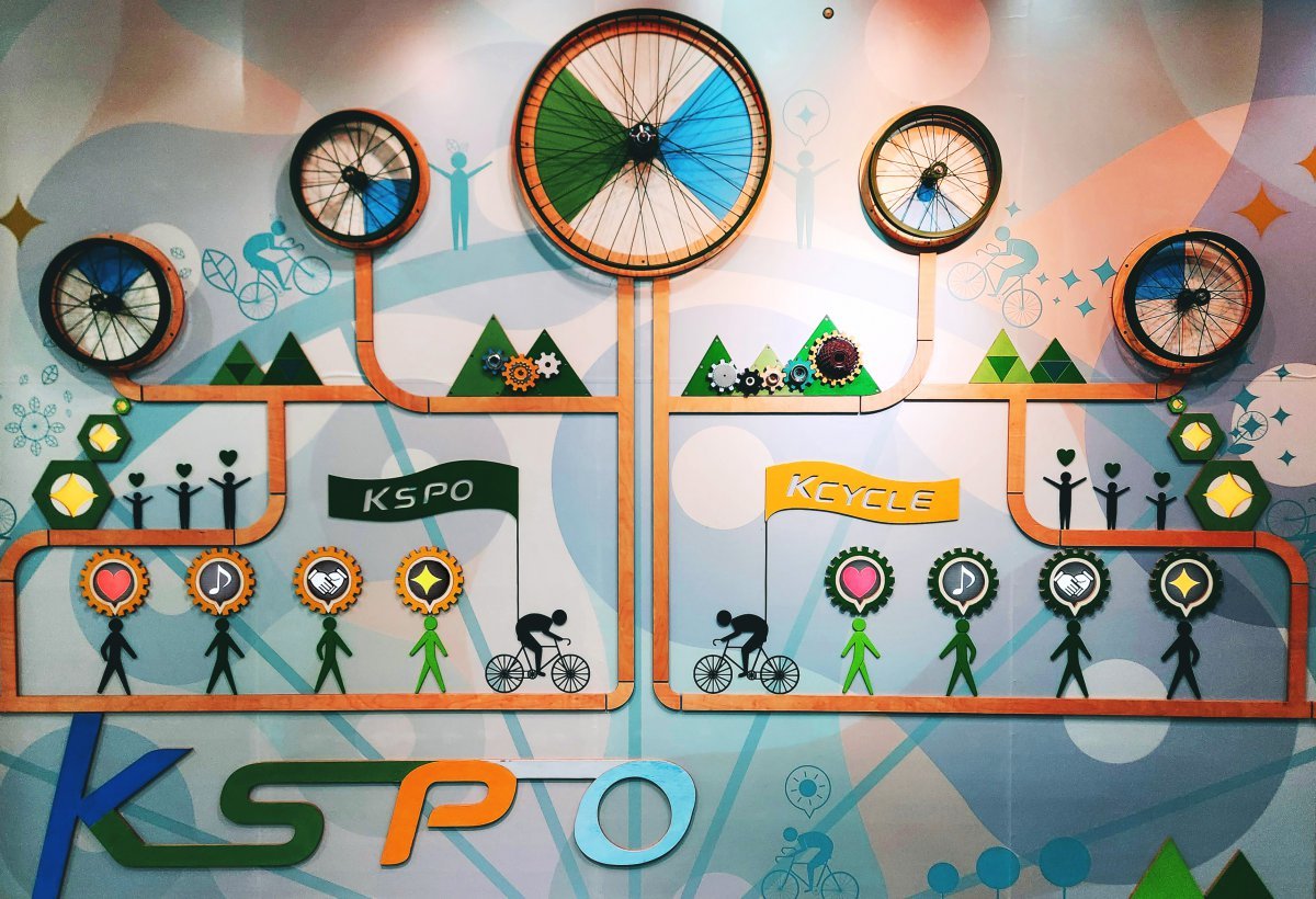 광명스피돔에 있는 자전거 재활용 조형물                                                                                      사진제공｜국민체육진흥공단