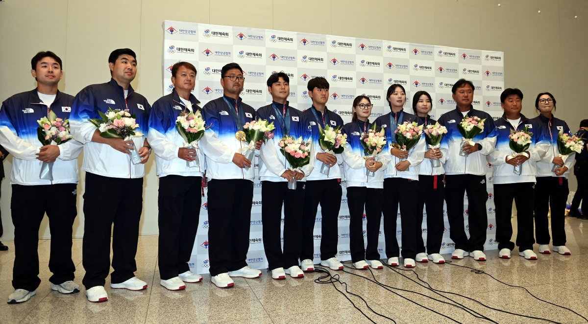 2024파리올림픽에 출전한 한국 선수단은 8일(한국시간)까지 금 12, 은 8, 동메달 7개로 ‘톱10’을 지키고 있다. 기대 이상의 선전에는 조연들의 역할도 컸다. 이번 대회 전 종목(5개)을 석권한 양궁국가대표팀. 스포츠동아DB