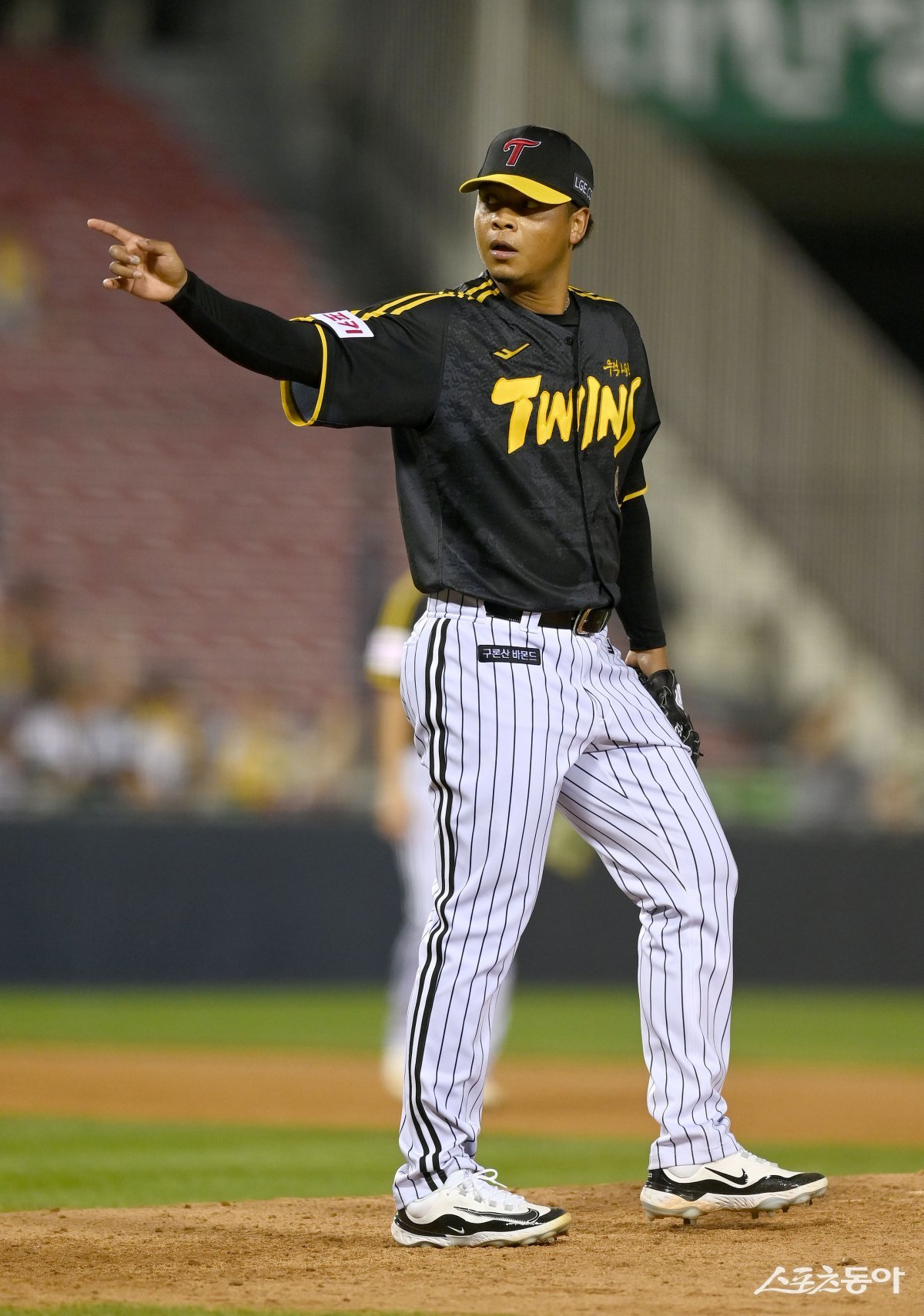 LG 새 외국인투수 엘리에이저 에르난데스가 8일 잠실 두산전을 통해 KBO리그에 데뷔했다. 잠실|김종원 기자 won@donga.com