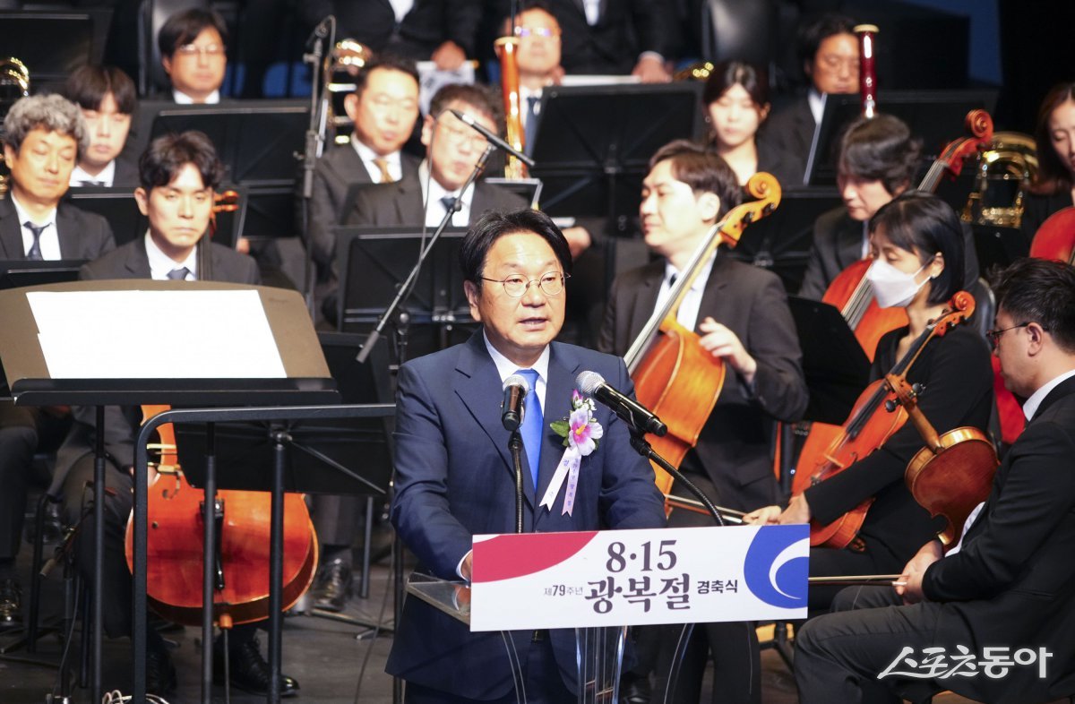 강기정 광주광역시장이 지난 15일 국립아시아문화전당(ACC) 예술극장에서 열린 ‘제79주년 광복절 경축식’에 참석해 경축사를 하고 있다. 사진제공=광주광역시