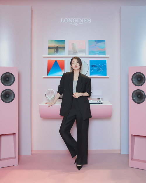 앰배서더 수지. 사진제공｜론진(LONGINES)