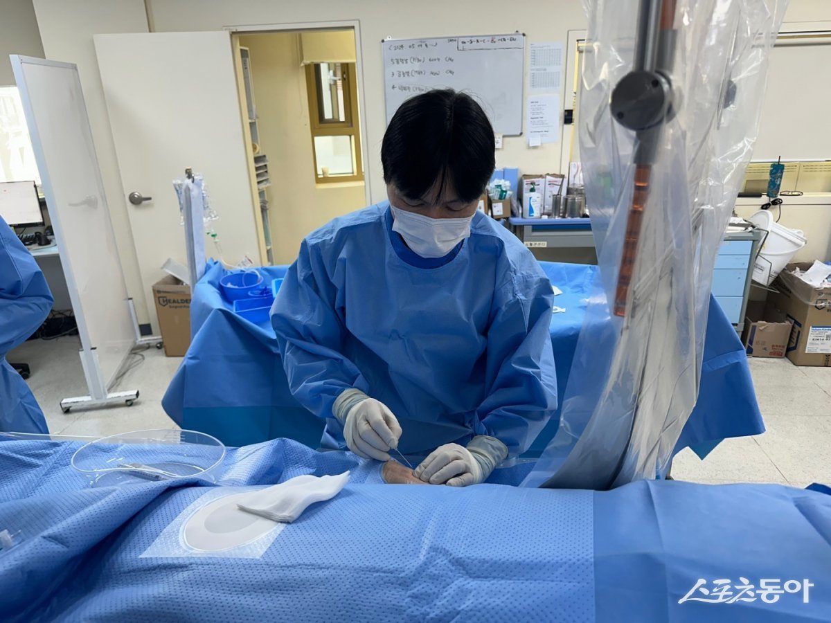 온종합병원 이현국 심혈관센터 치료 모습. (사진=온종합병원)