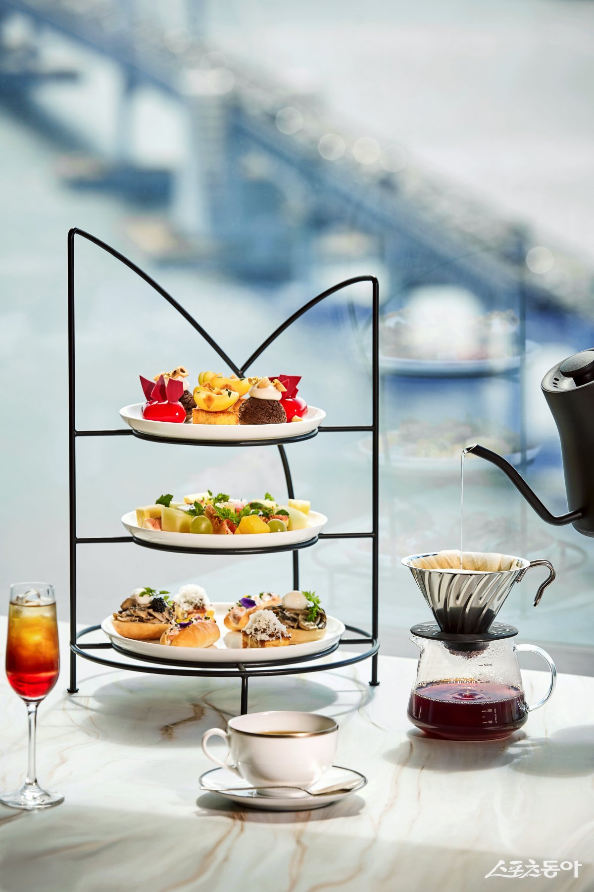 ‘파크·모모스 애프터눈 티 세트’ 이미지. (사진제공=파크 하얏트 부산)