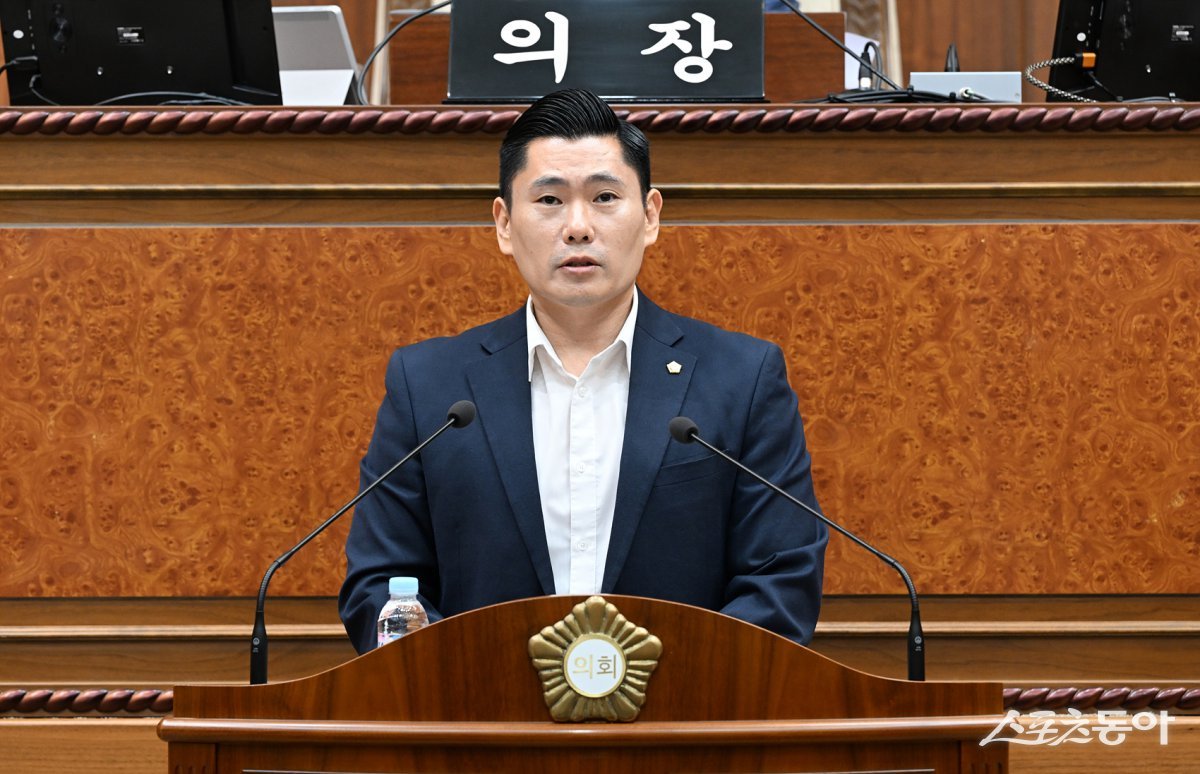 김지호 의원이 27일  5분 자유발언에서 의정부시를 “의정부역  복합사업(UBC)이 역세권 민간투기 분양사업으로 변질될 우려가 있다”고 강력하게 질타하고 있다.  사진제공ㅣ김지호 의원