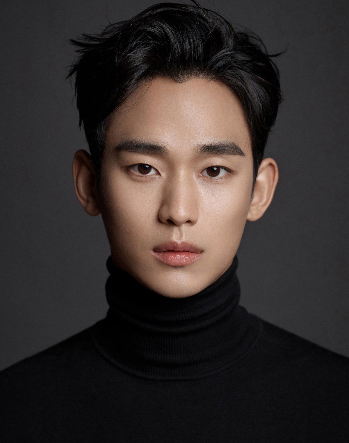 김수현. 소속사 제공