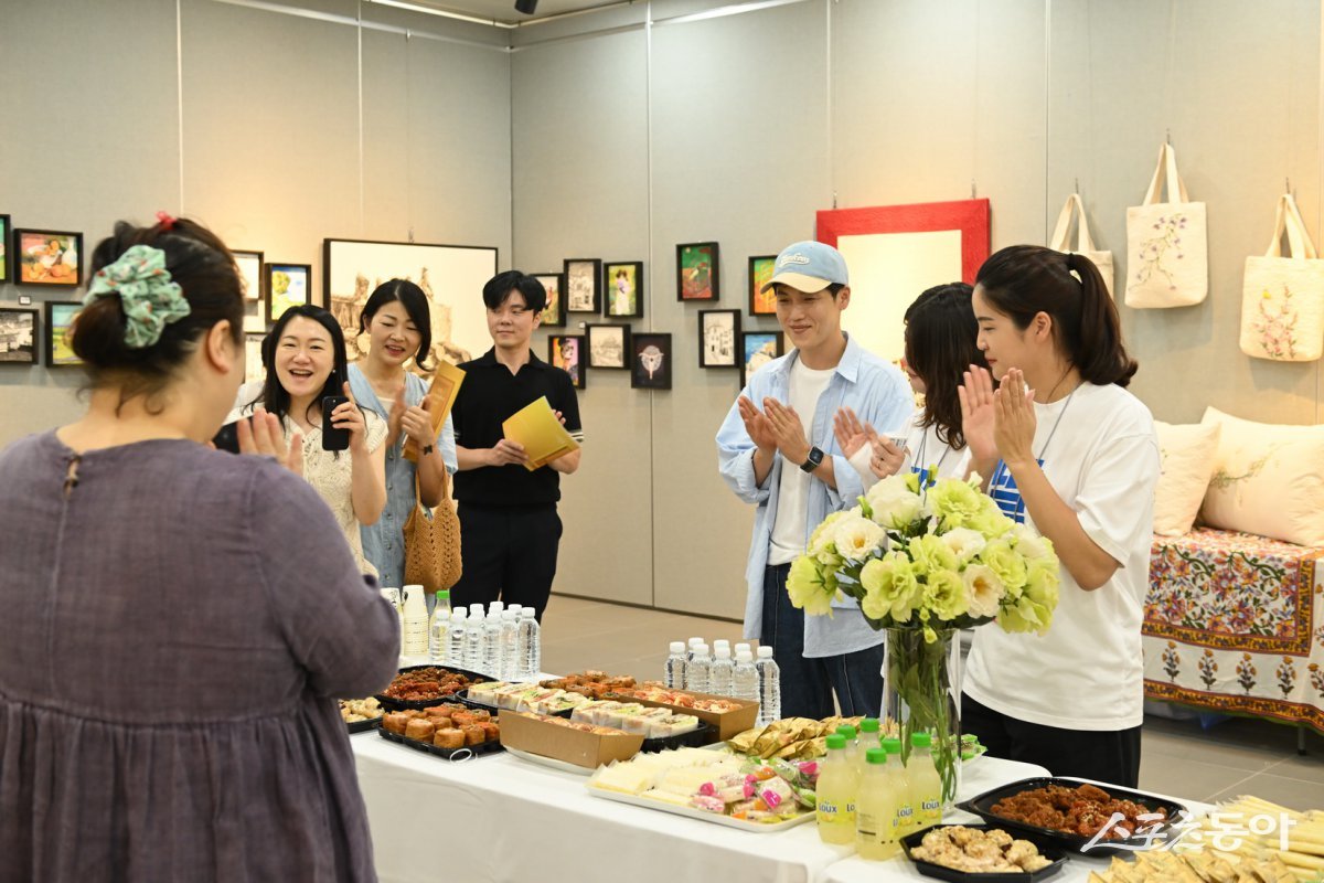 지난 26일 영광문화원 2층에서 열린 청년문화예술활성화 전시회. 사진제공=박성화 기자