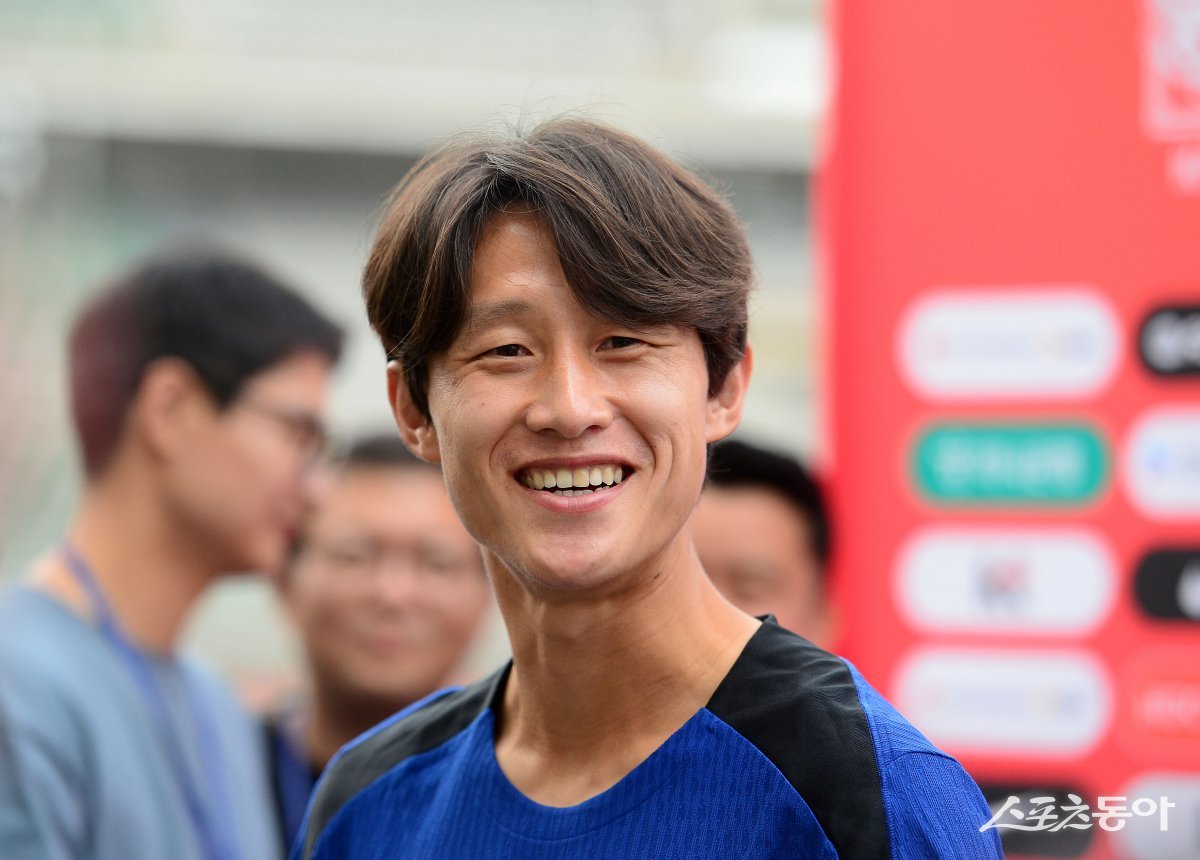 축구국가대표팀 이재성은 한국축구의 대들보다. 2일 고양종합운동장에서 열린 2026북중미월드컵 아시아 최종예선 2연전 대비 소집훈련을 앞두고 그는 “베테랑으로서 제 역할을 해내겠다”고 다짐했다. 고양｜김종원 기자 won@donga.com