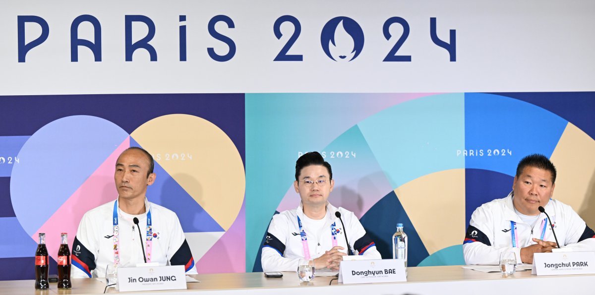 정진완 대한장애인체육회장, 배동현 선수단장, 박종철 선수촌장(왼쪽부터). 사진제공｜대한장애인체육회