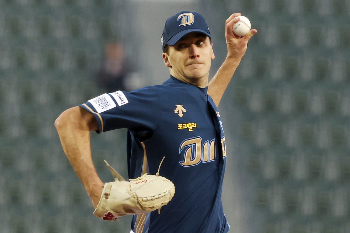 NC 카일 하트는 KBO리그 외국인투수 최초로 시즌 4관왕에 도전한다.  다승 부문 원태인과 경쟁에 달렸다. 뉴시스