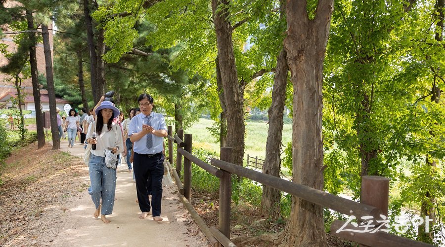 지난 9일, 도성훈 교육감 연수구 시민소통참여단과 읽걷쓰 소통간담회 모습. 사진제공｜인천교육청