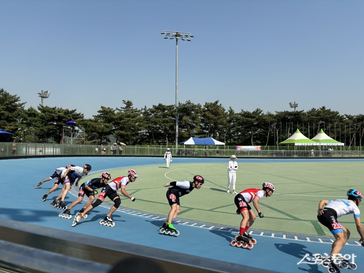 울산문수롤러경기장에서 선수들이 롤러를 타고 있는 모습. (사진제공=울산시설공단)