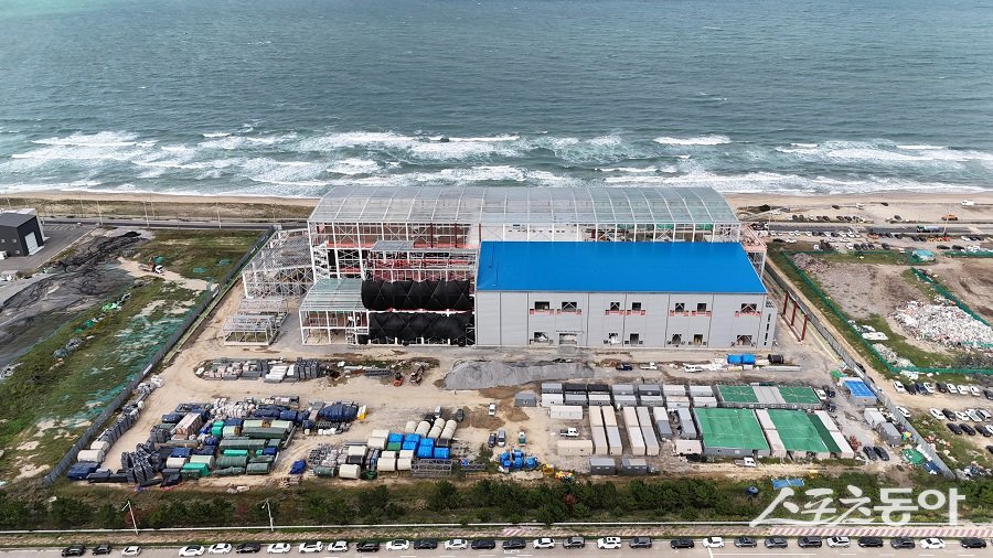 경상북도 포항시 흥해읍 용한리 894-15, 889-4번지 신축공장 불법 하도급 현장 전경. 사진제공|제보자