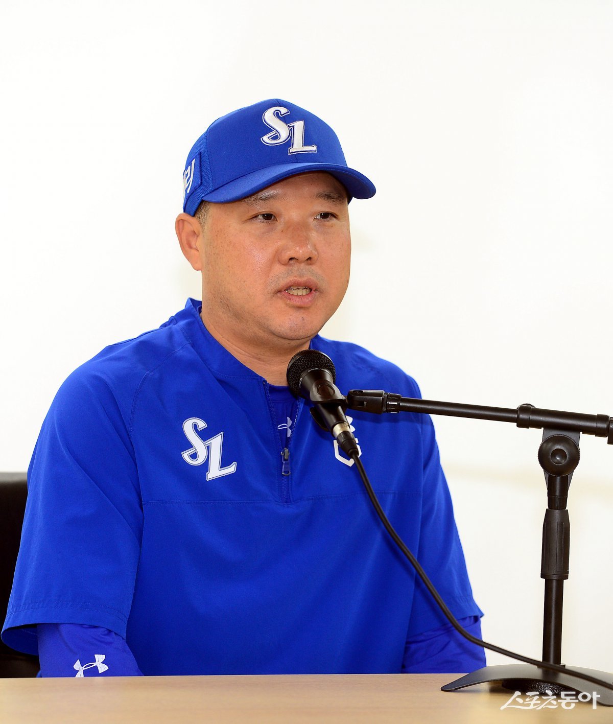 삼성 박진만 감독이 14일 대구 LG와 PO 2차전에 앞서 기자회견을 갖고 있다. 삼성은 투수 운영 계획 일부를 수정해 3차전 선발로 황동재를 결정했다. 대구｜김민성 기자 marineboy@donga.com