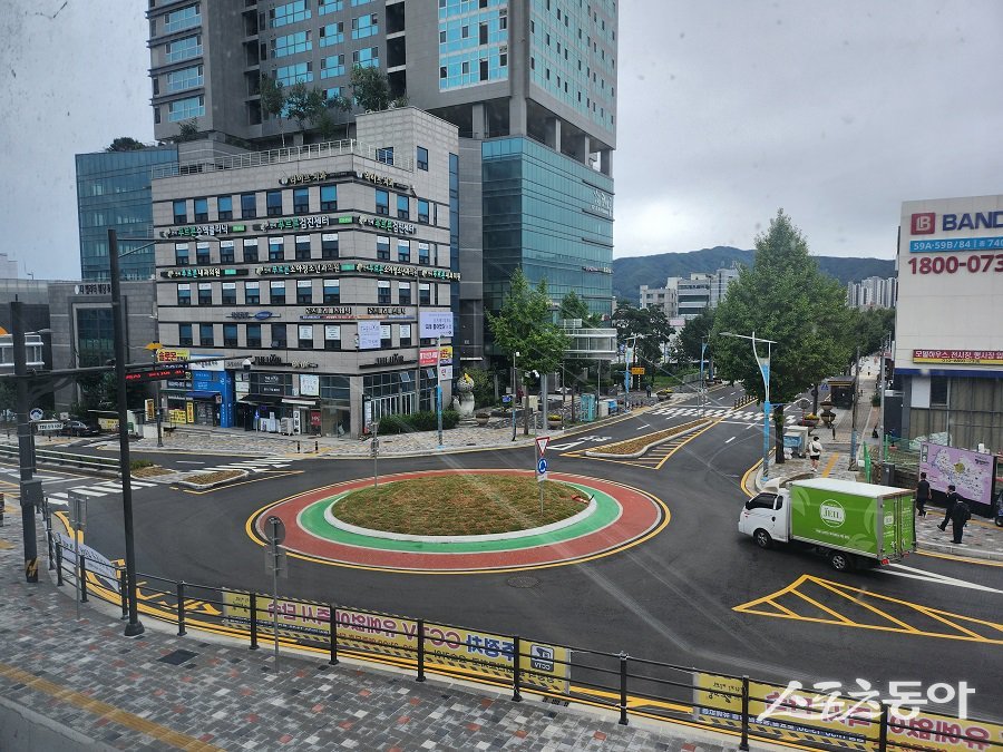 양평군 양평역 앞 회전교차로 완공 모습. 사진제공｜양평군청