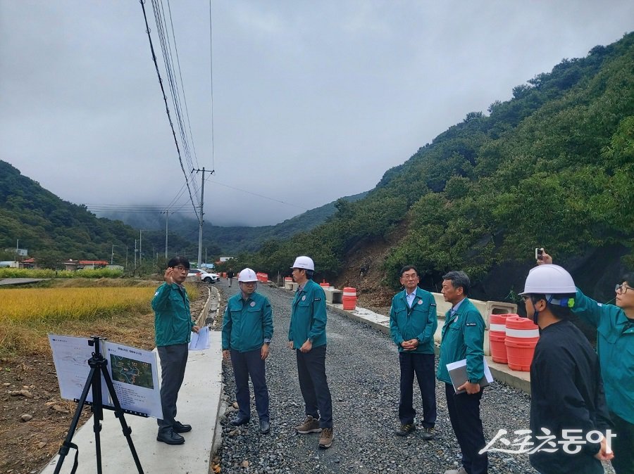 충남도는 집중호우로 큰 피해를 입은 보령·부여·청양 3개 시군에서 재해복구사업이 신속하고 완벽하게 진행될 수 있도록 현장점검을 실시했다. 사진제공｜충남도청