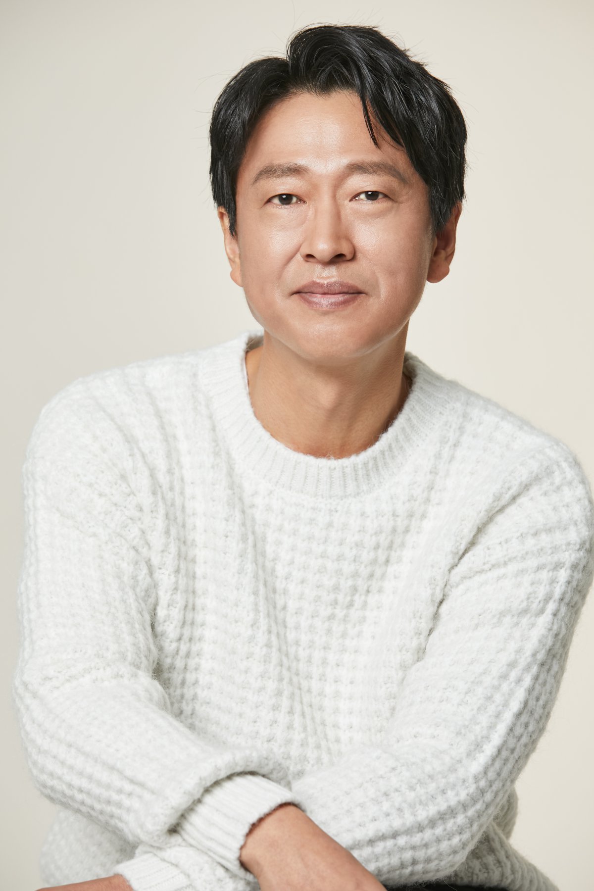 정현 역의 박완규.