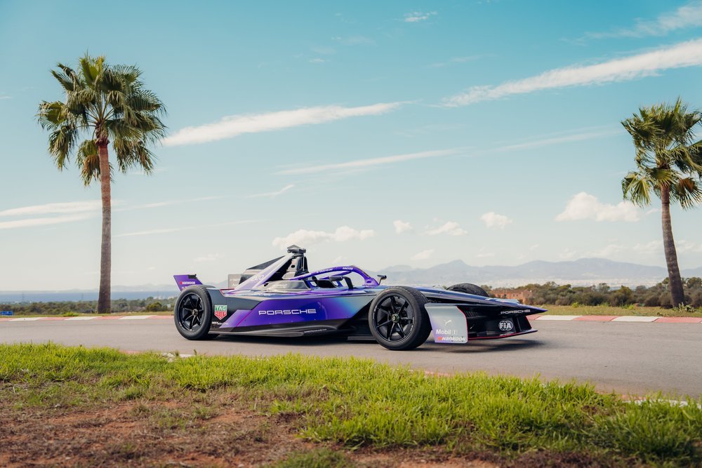 포르쉐 AG의 신형 포르쉐 99X. 정지상태에서 100km/h까지 가속하는 단 2초가 소요된다. 사진제공 |포르쉐