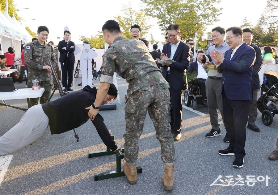 지난 26일 자운대 일원에서 개최한 제2회 민관군 화합 페스티벌 모습. 사진제공｜대전시청 