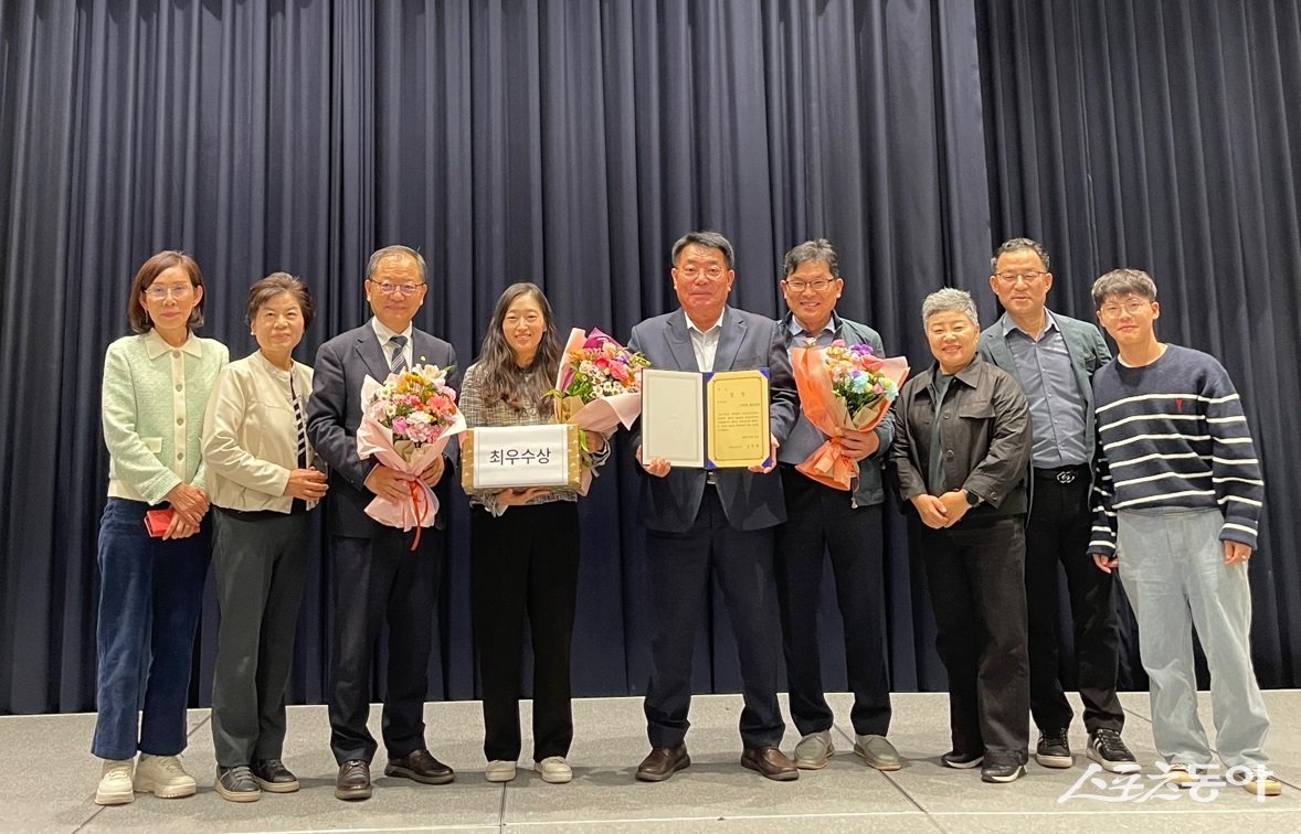 영암군이 최근 ‘2024년 전라남도 공공보건의료사업 성과대회’에서 최우수기관상을 수상했다. 사진제공=영암군