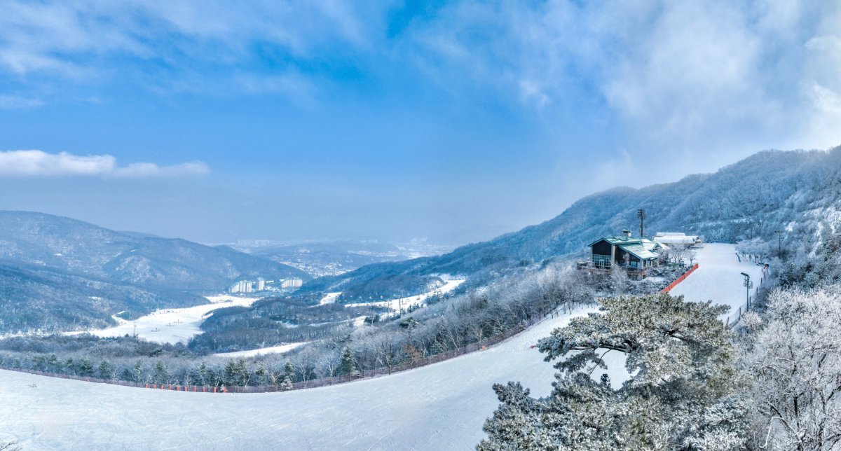 곤지암리조트는 스키 성수기 기간에 새벽과 야간 운영을 확대한다 사진제공|곤지암리조트