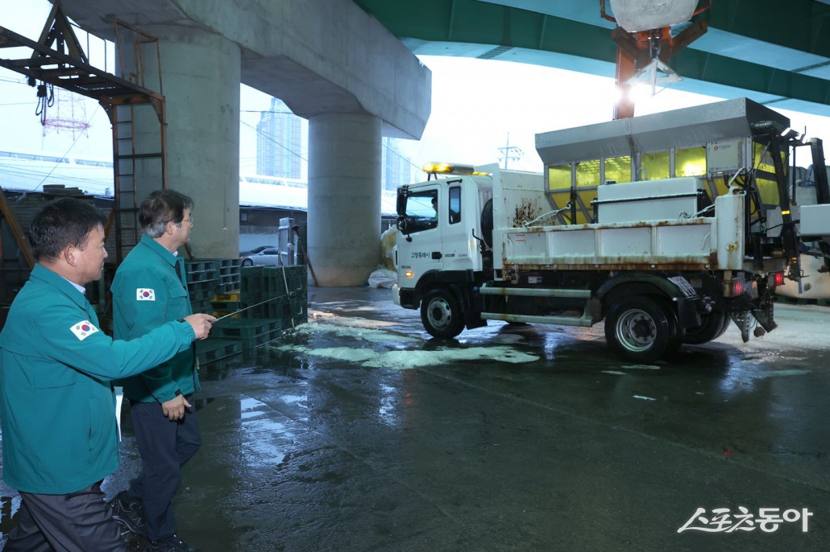 현장 점검하는 이동환 고양특례시장. 사진제공ㅣ고양시