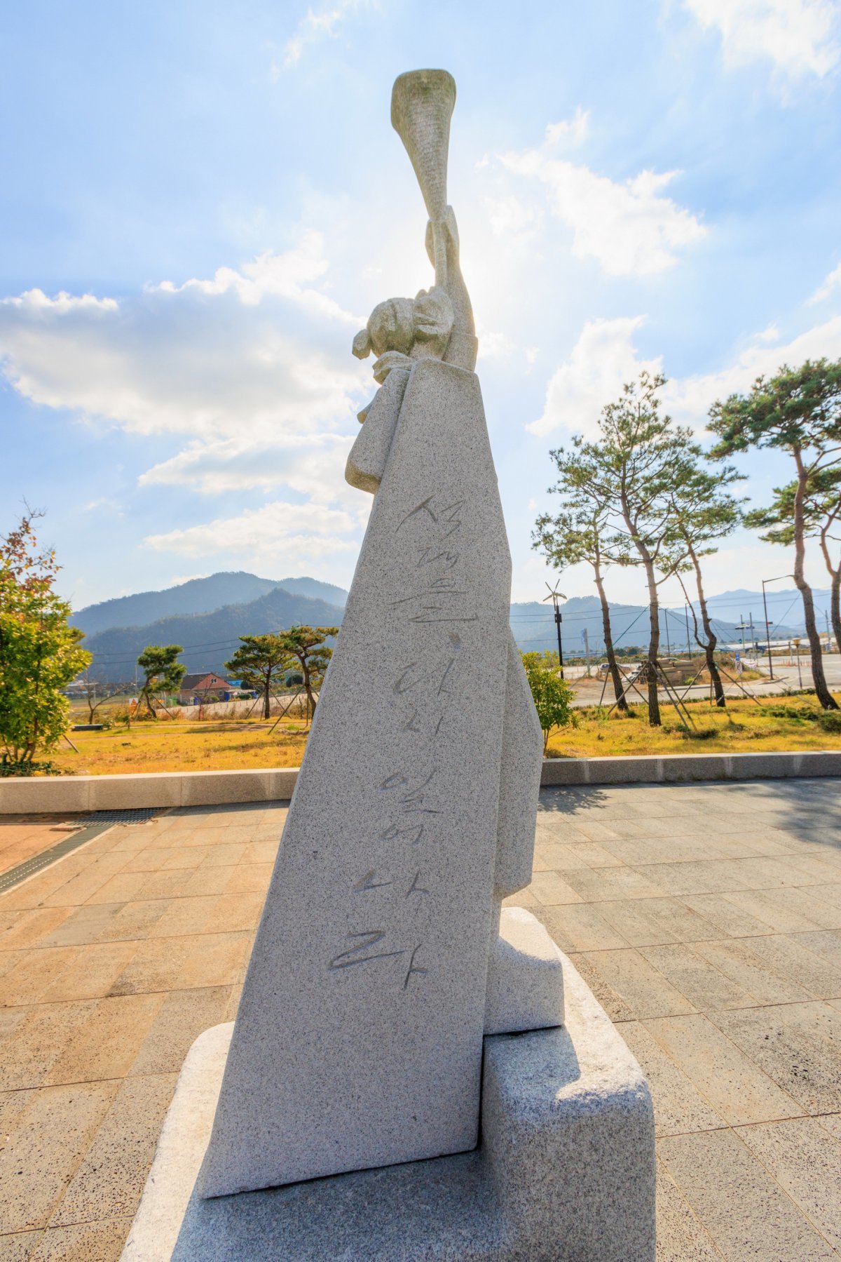 장흥동학농민혁명기념관의 조형물      사진제공｜지엔씨이십일