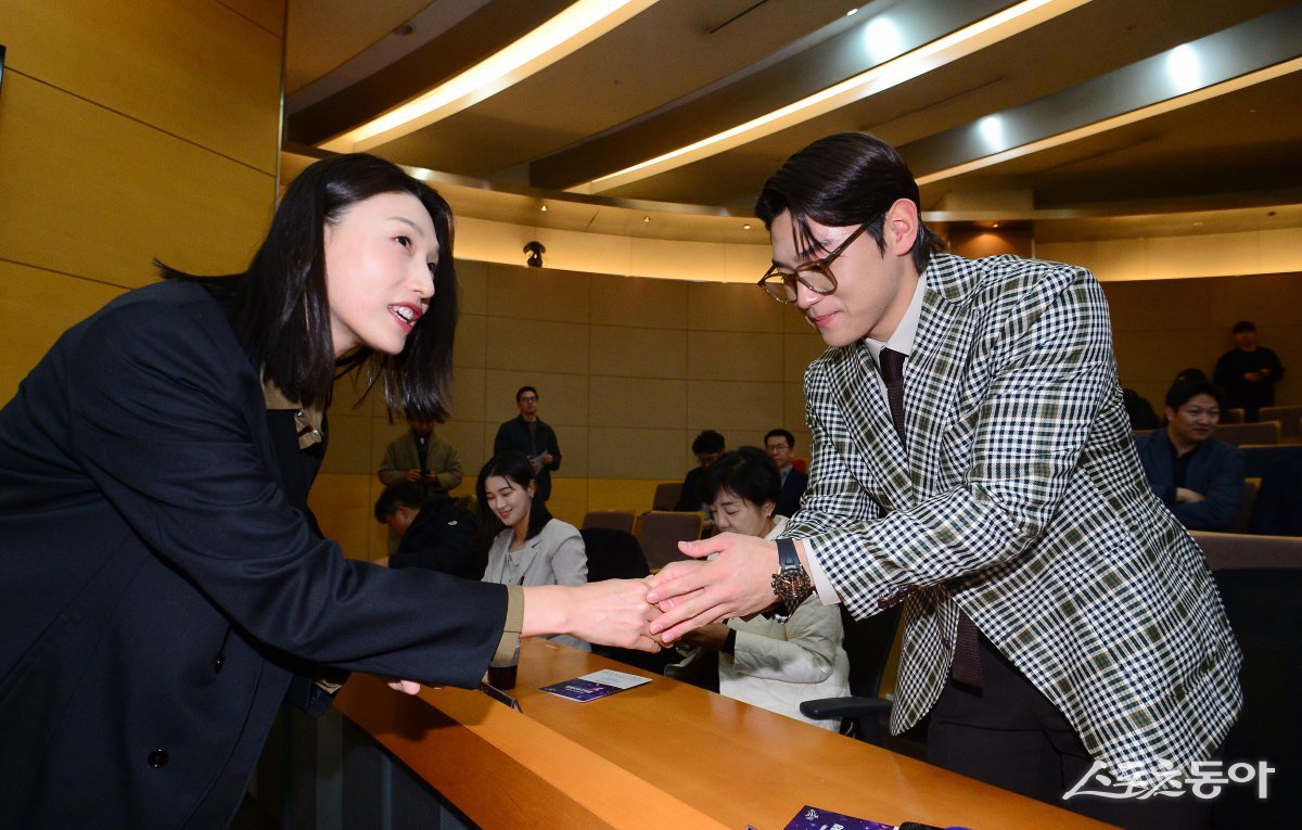 ÀÎ»ç ³ª´©´Â ±è¿¬°æ°ú ±èµµ¿µ