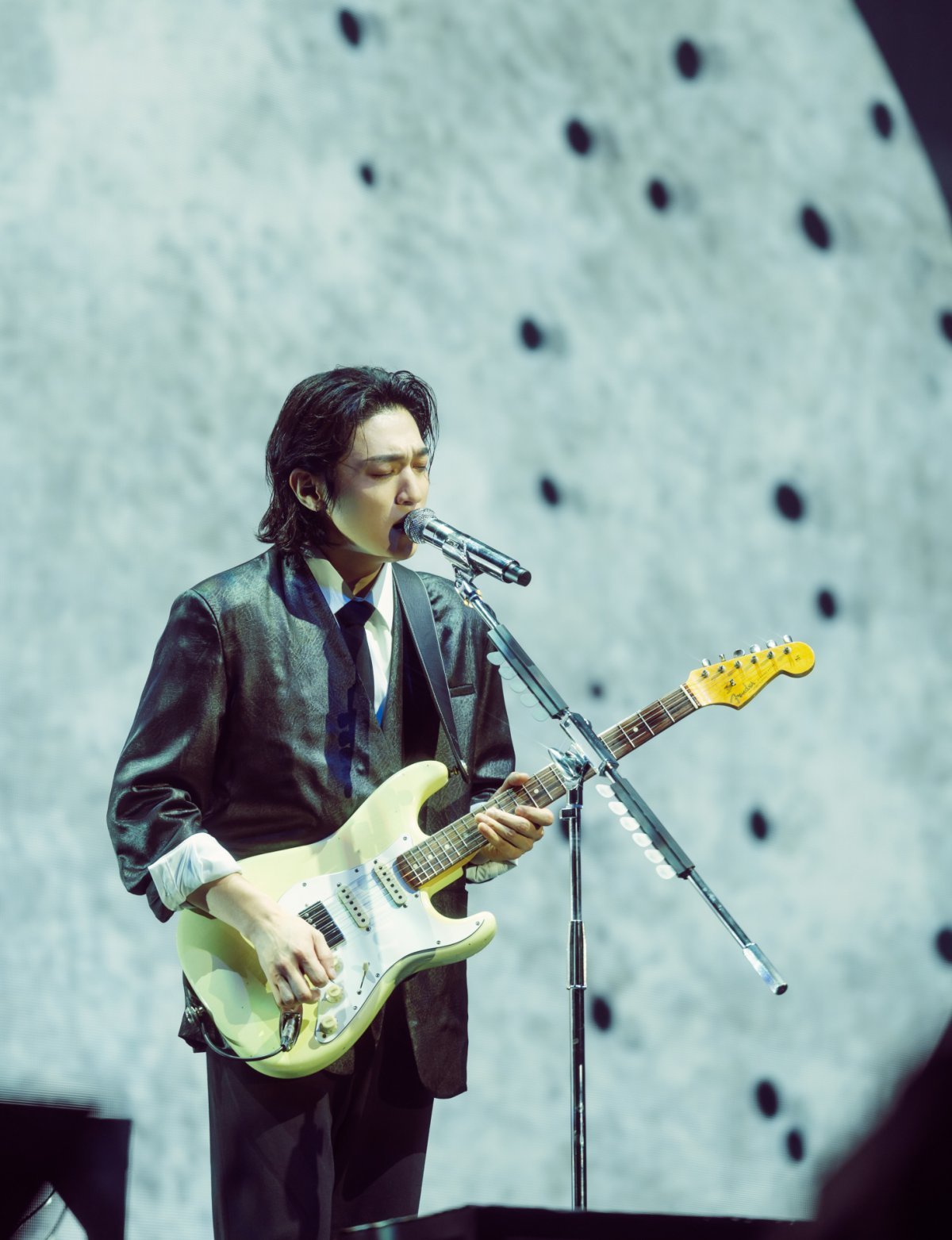 DAY6 ¿ùµåÅõ¾î °ø¿¬ À̹ÌÁö_¼ºÁø(¹æÄÛ)(Ãâó_JYP¿£ÅÍÅ×ÀÎ¸ÕÆ®, Live Nation Tero, Gunnfoto).jpg