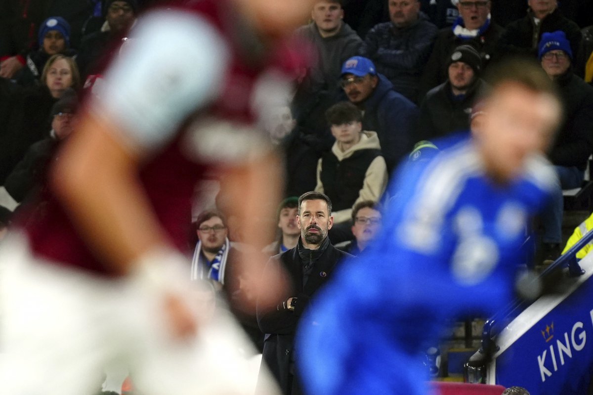 Leicester City manager Ruud van Nistelrooy watches during the Premier League soccer match against West Ham United at the King Power Stadium, Tuesday Dec. 3, 2024, Leicester, England. (Mike Egerton/PA via AP)