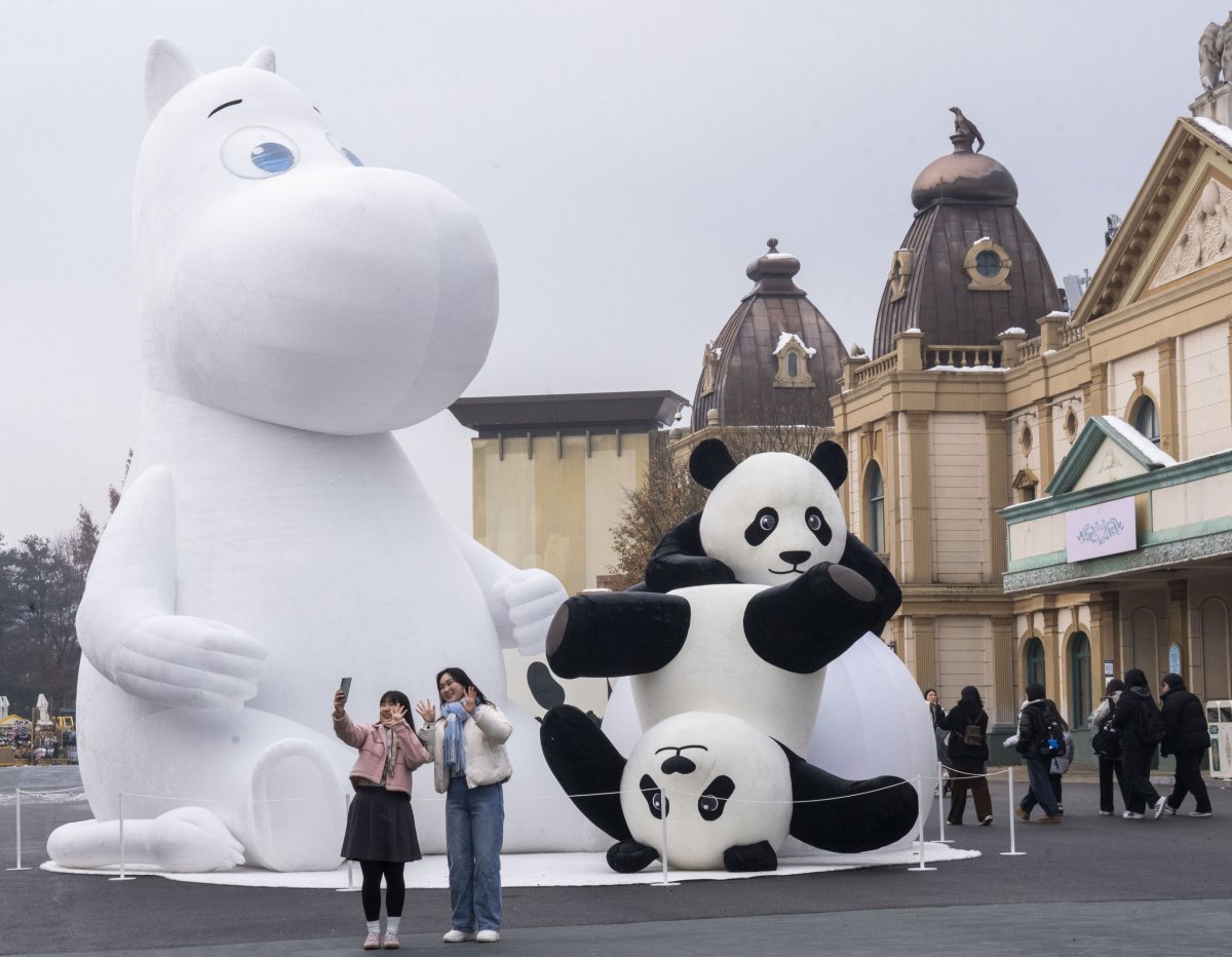 무민과 쌍둥이 판다의 대형  아트 조형물 포토존. 사진제공｜에버랜드