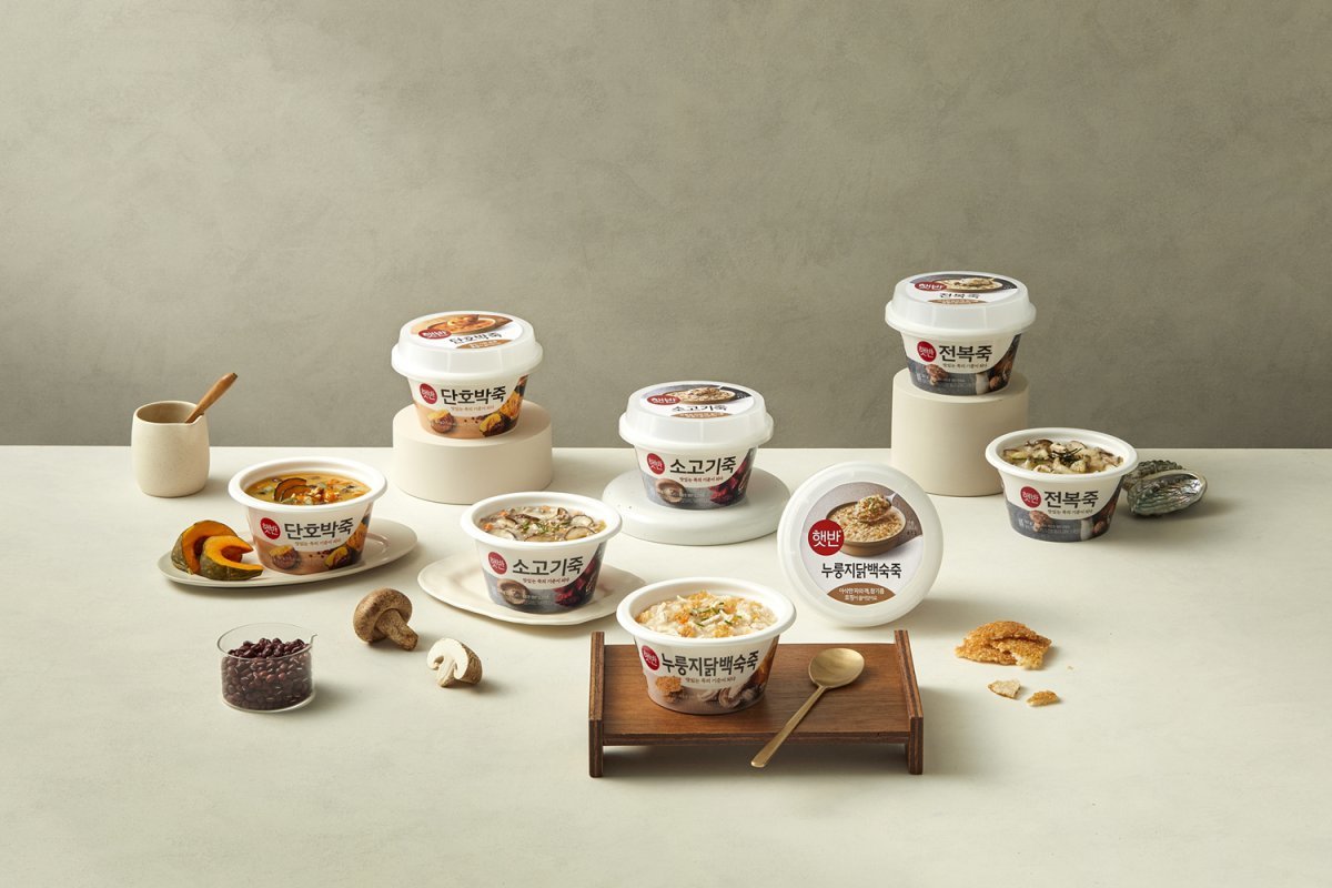 CJ제일제당이 보울형태 햇반 용기죽(사진)을 CJ더마켓에 선론칭하며 라인업을 확대한다. 사진제공 |CJ제일제당