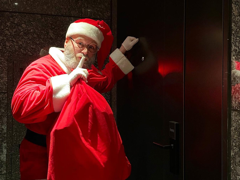 사전예약 손님을 대상으로 산타클로스 객실 방문 이벤트도 한다 사진제공|파라스파라 서울