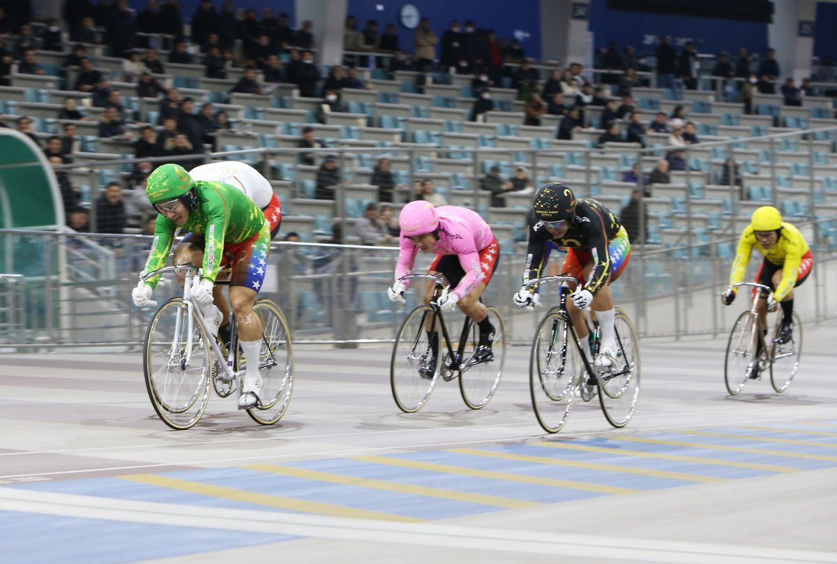 지난해 열렸던 그랑프리 경륜 결승.  당시 임채빈이 우승했다. 올해도 임채빈과 정종진 두 명이 강력한 우승후보다                             사진제공｜국민체육진흥공단